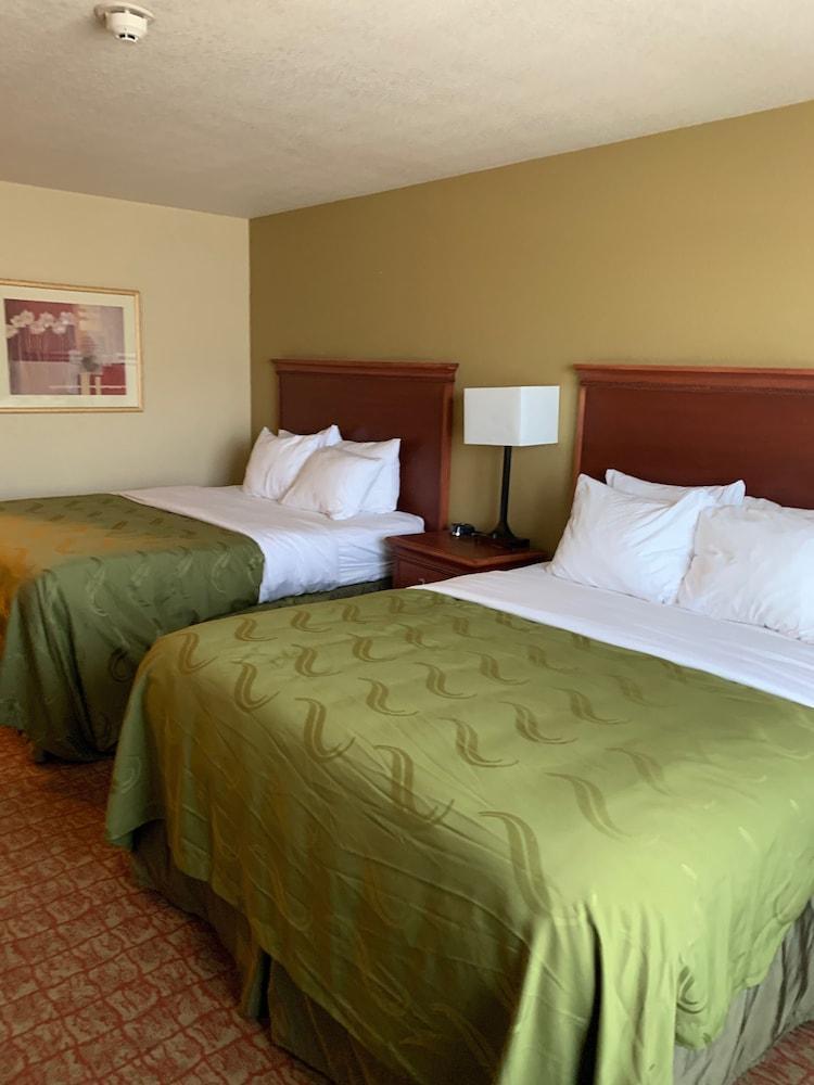 דיקינסון Heritage Hotel And Suites מראה חיצוני תמונה