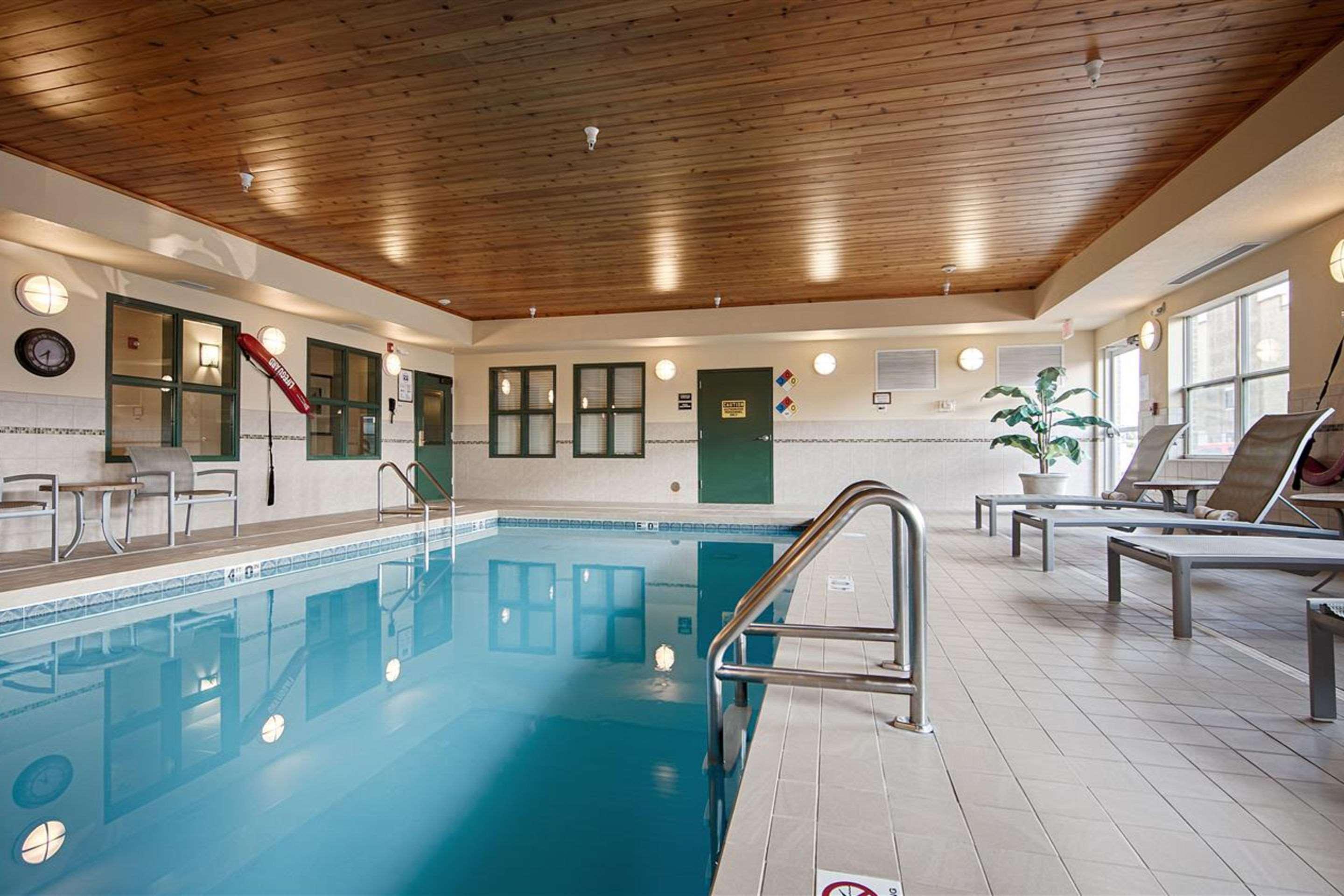 דיקינסון Heritage Hotel And Suites מראה חיצוני תמונה