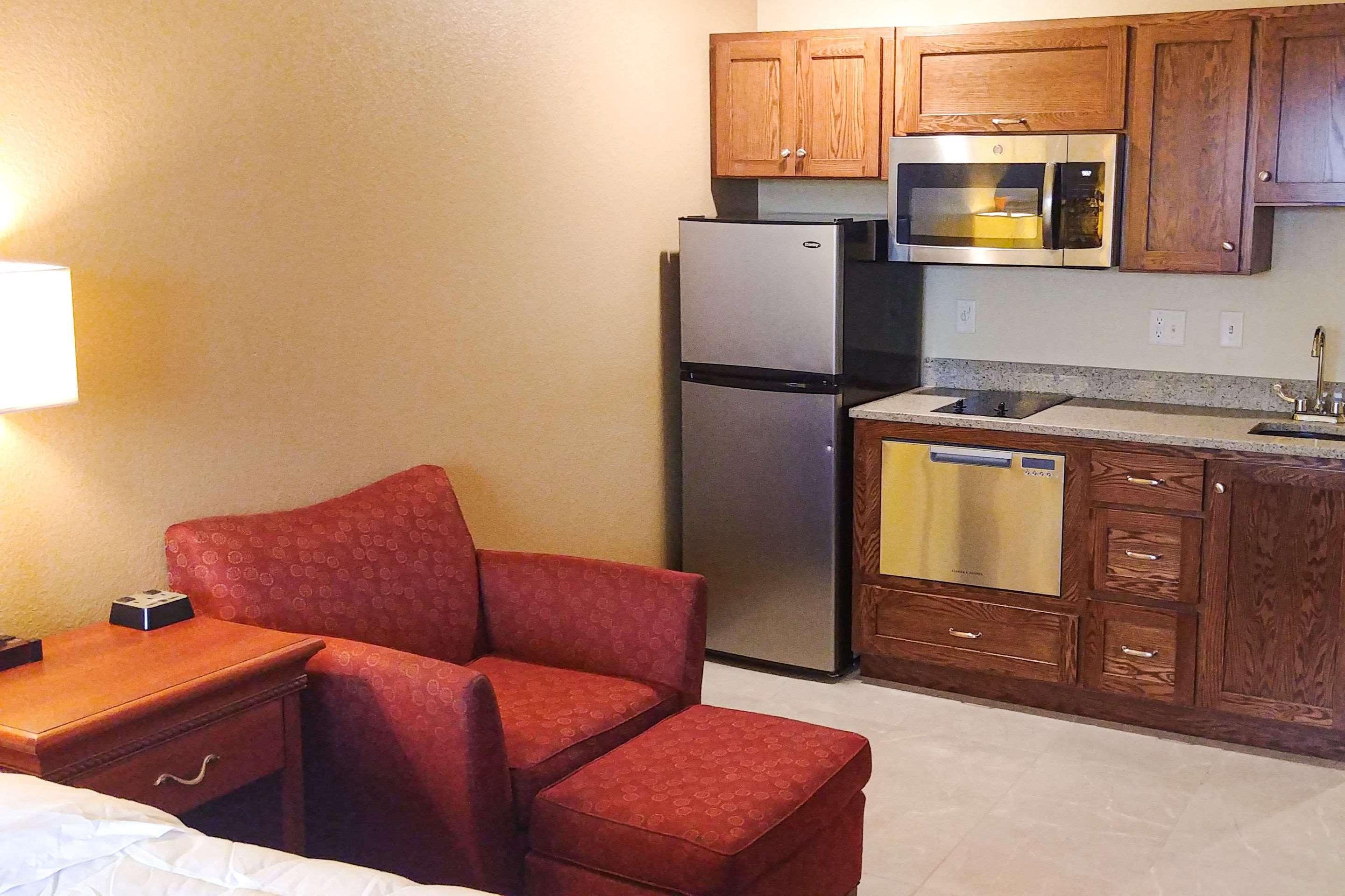 דיקינסון Heritage Hotel And Suites מראה חיצוני תמונה